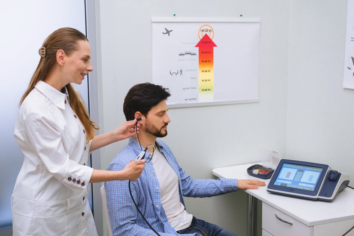 Professional ear care microsuction treatment at home